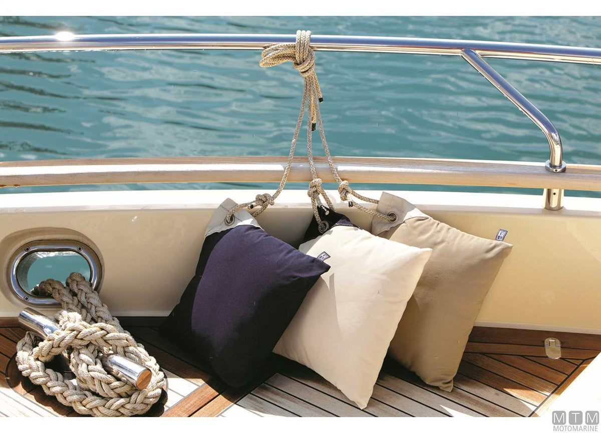 Waterproof cushion MB, 40x40 cm, navy blue - original photo Motomarine Srl