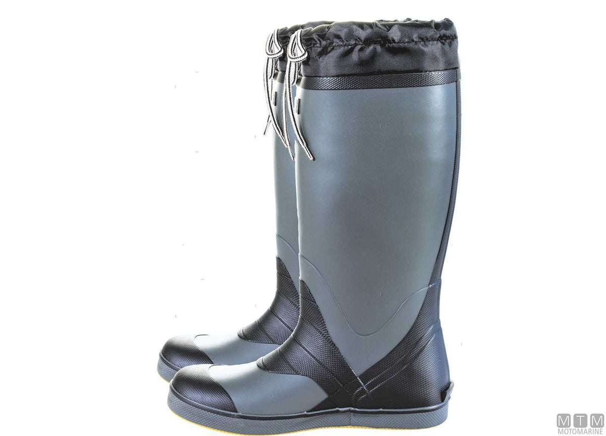 Orca Bay Solent 46 Graphite Boots - original photo Motomarine Srl