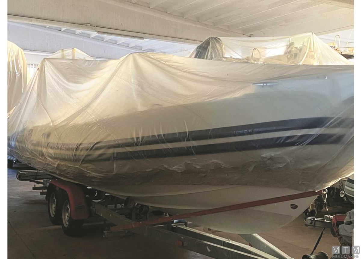 MY40 cover tarpaulin 12x50 m - original photo Motomarine Srl