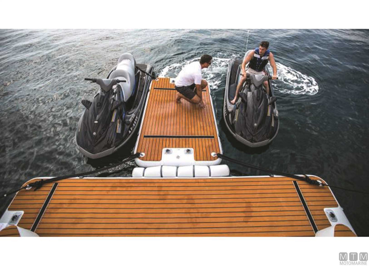 Tiki platform 400x200 - original photo Motomarine Srl